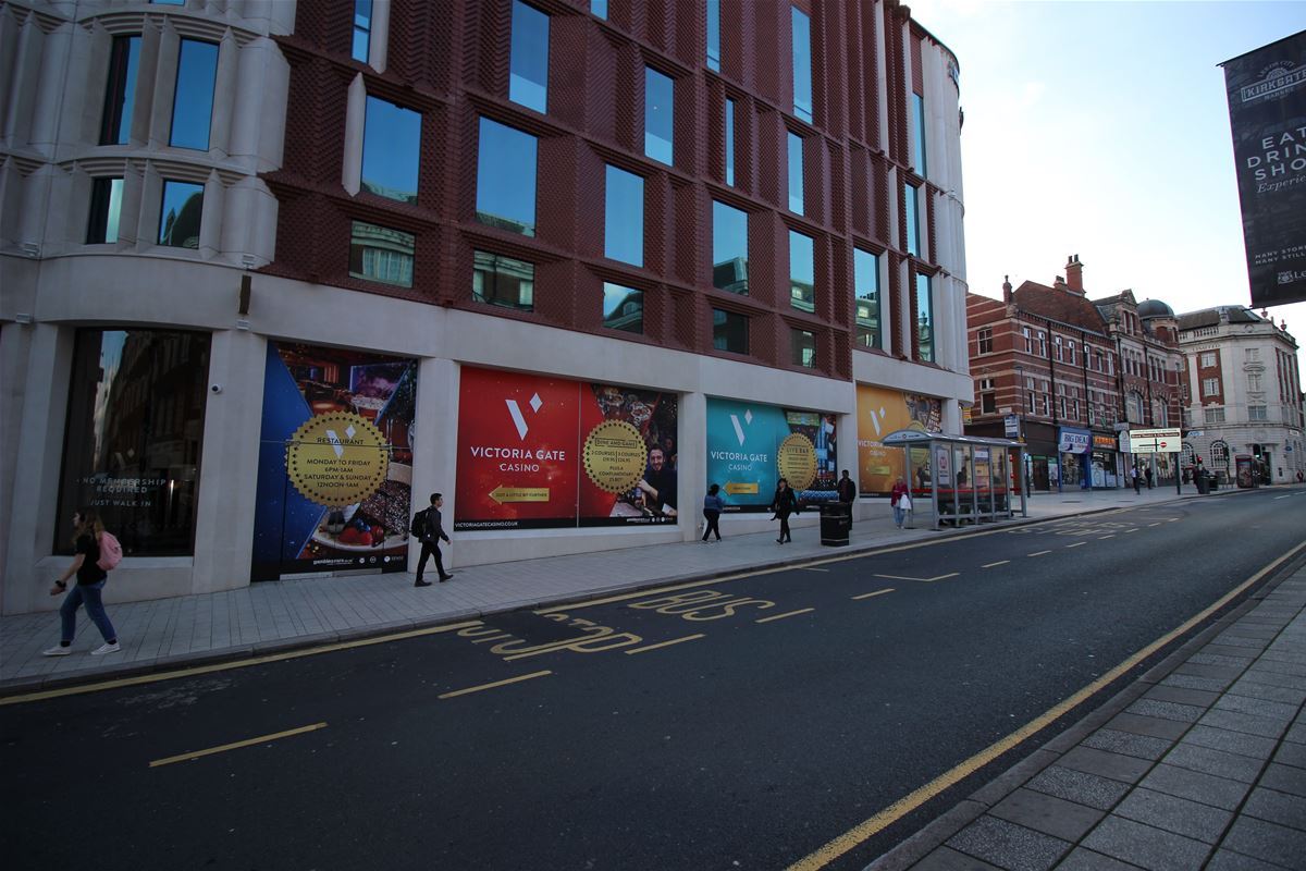 GRAPHICS & SIGNAGE